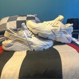 Nike Air Huarache “Triple White” Men’s Size 9.5  2016 318429-111